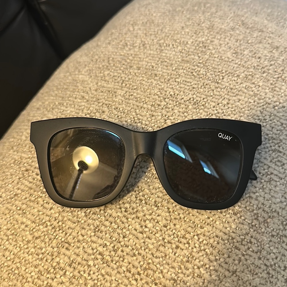QUAY SUNGLASSES
